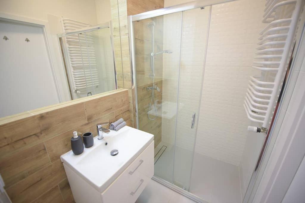 ורשה Bliska Wola Expo Central Apartment מראה חיצוני תמונה